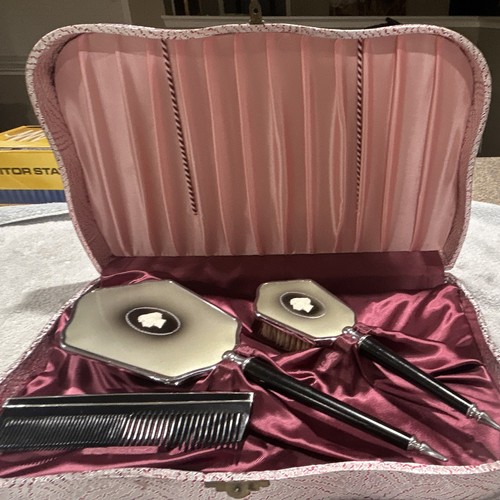 Vintage vanity grooming - vanity,