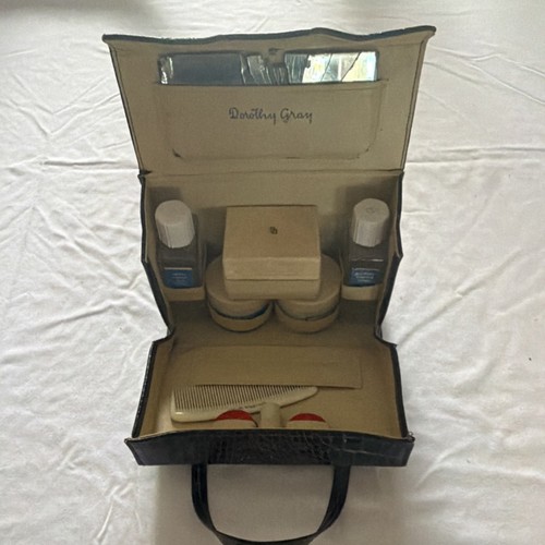 Dorothy gray vanity set - dorothy,