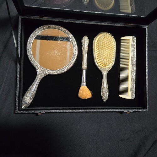 Ornate silver tone vanity - , set