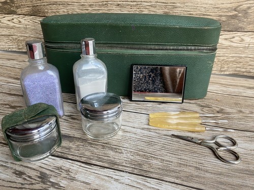 Vintage travel vanity set case - set,